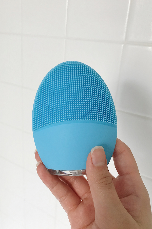 silicone-facial-cleanser