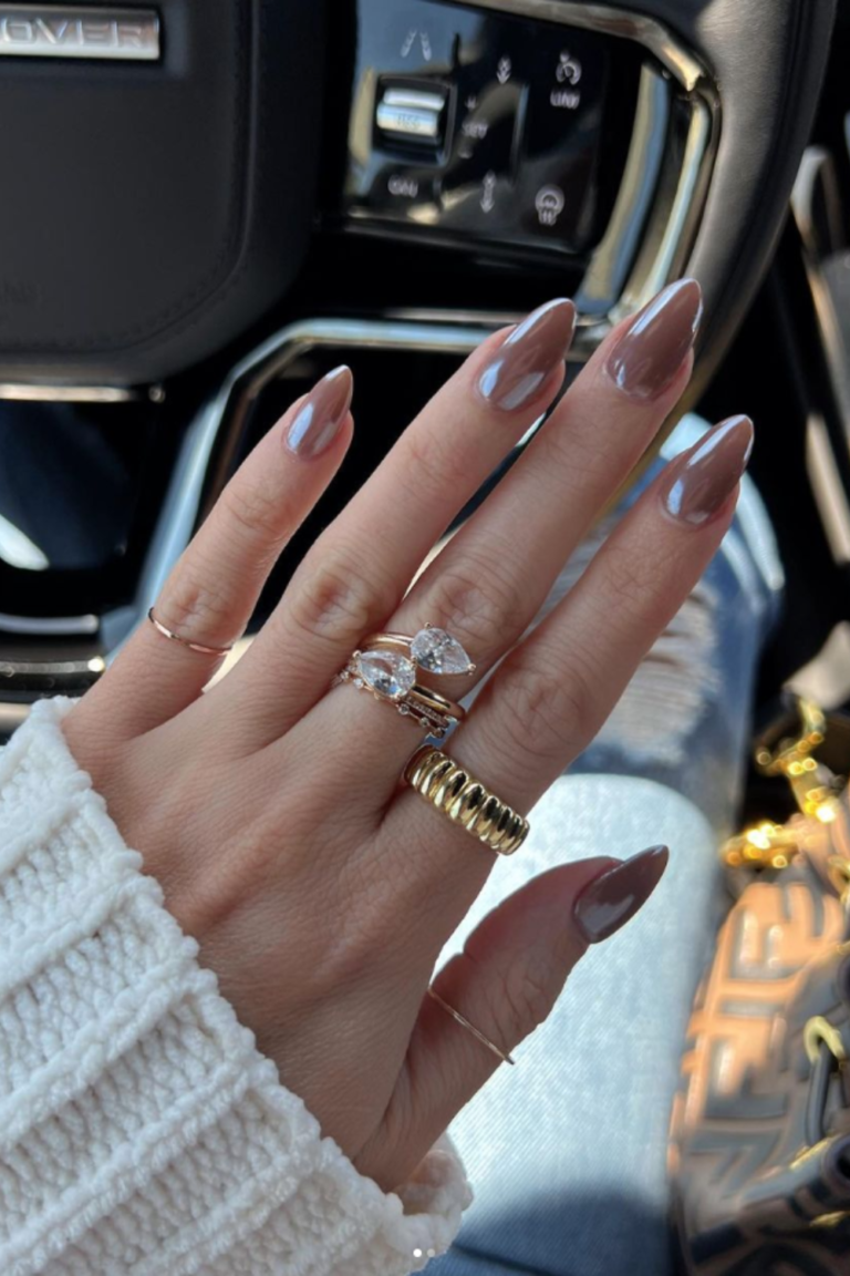 20 Aesthetic Winter Nails 2023